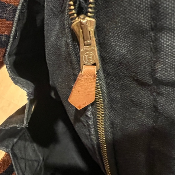 Hermès Fourre Tout MM Canvas Tote Bag - major callout - Picture 6 of 6